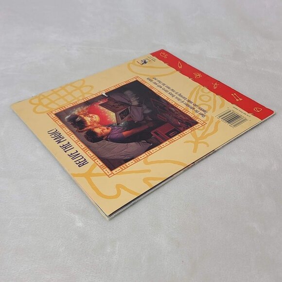 Disney's Pocahontas 1995 Illustrated Book Walt Disney Story - Picture 7 of 9